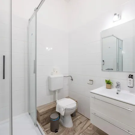 Deluxe Danube City Center Suites Next To The Fashion St' Budapest Exterior photo