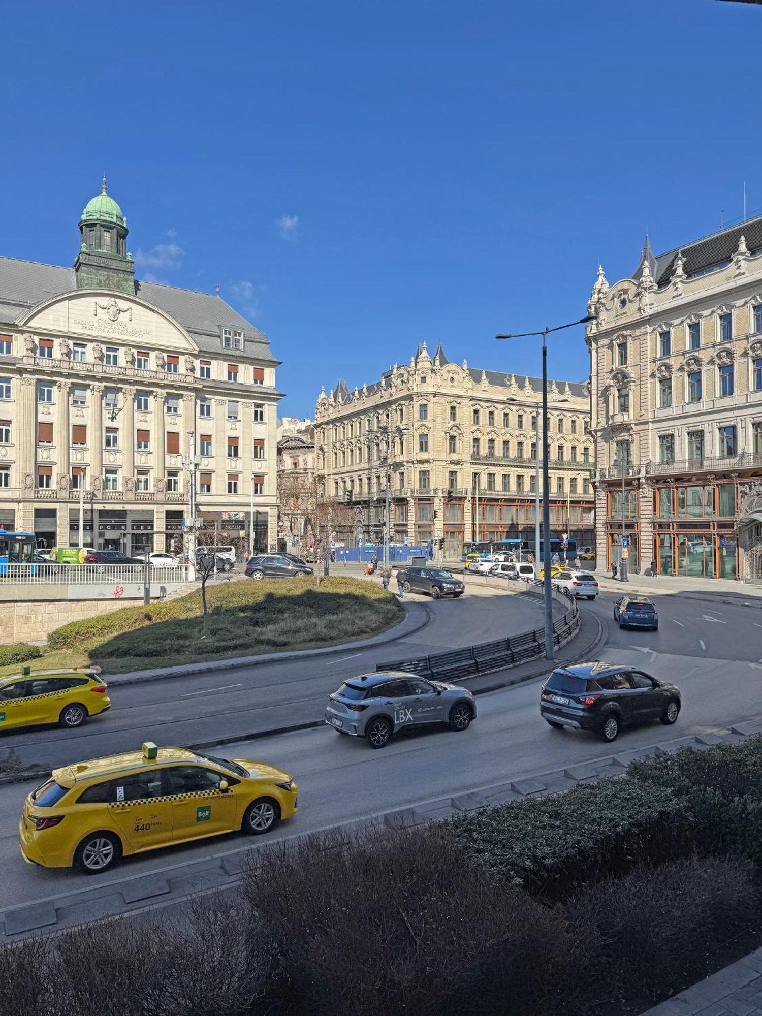 Apartman Deluxe Danube Center Next To The Fashion St' *
