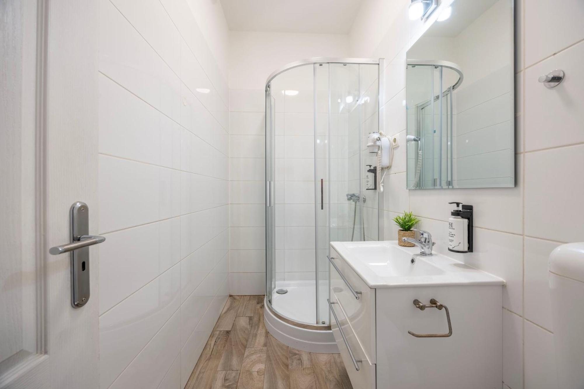 Apartman Deluxe Danube Center Next To The Fashion St'