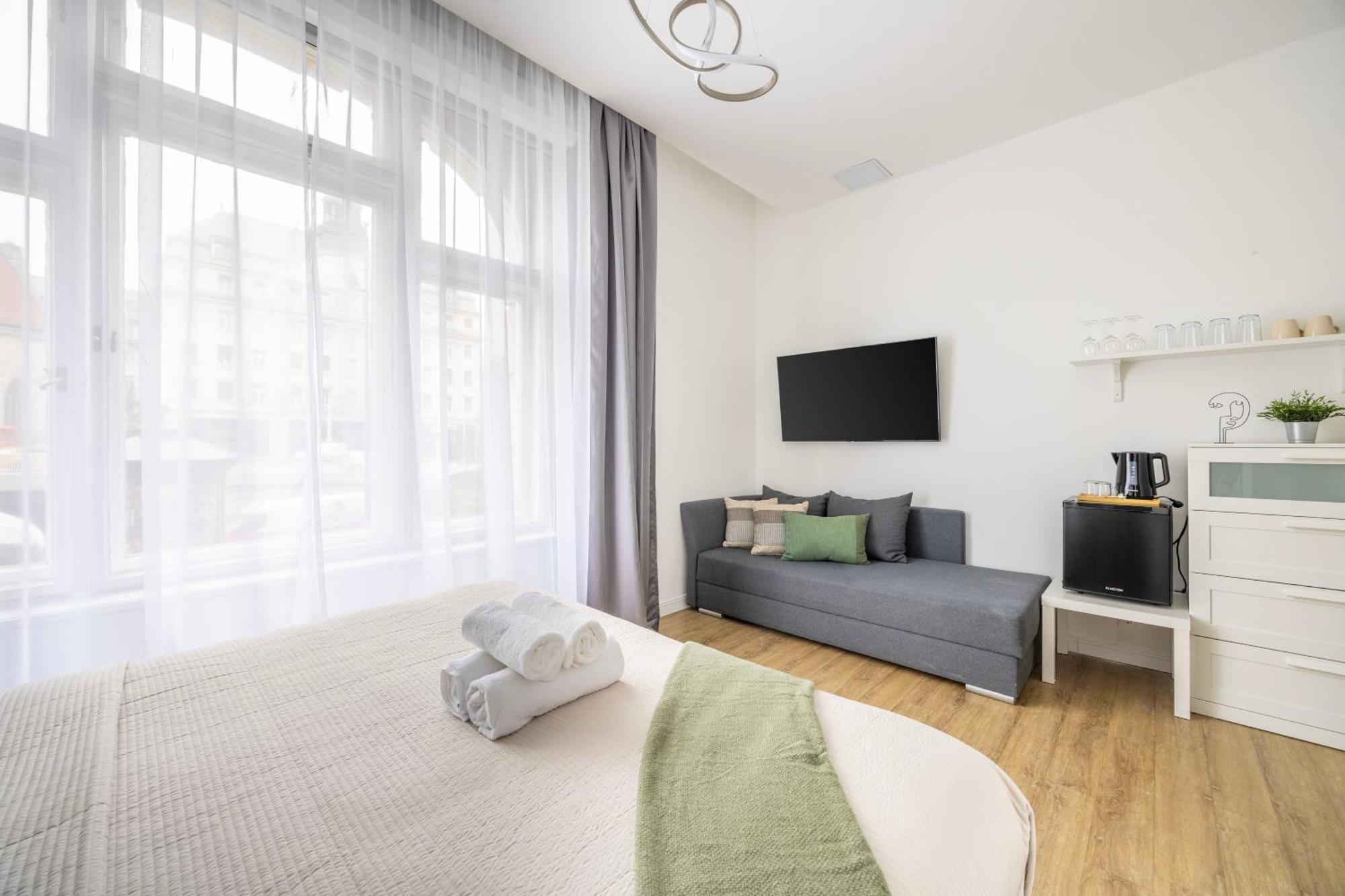 Apartman Deluxe Danube Center Next To The Fashion St'
